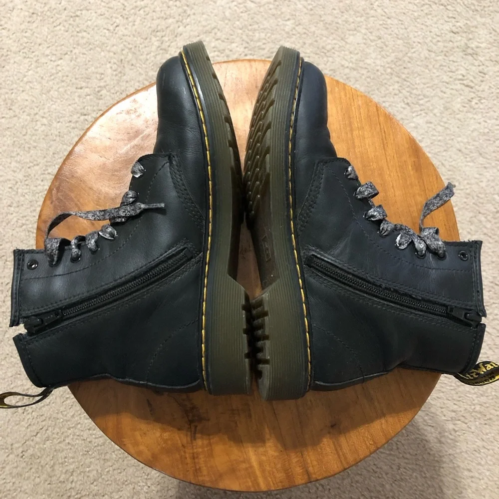 DR. MARTENS Kids Black Leather Ankle Boots • Sz 4 Unisex